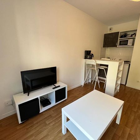 Acajou, Studio Avec Terrasse Et Parking Prive Caen Exteriör bild