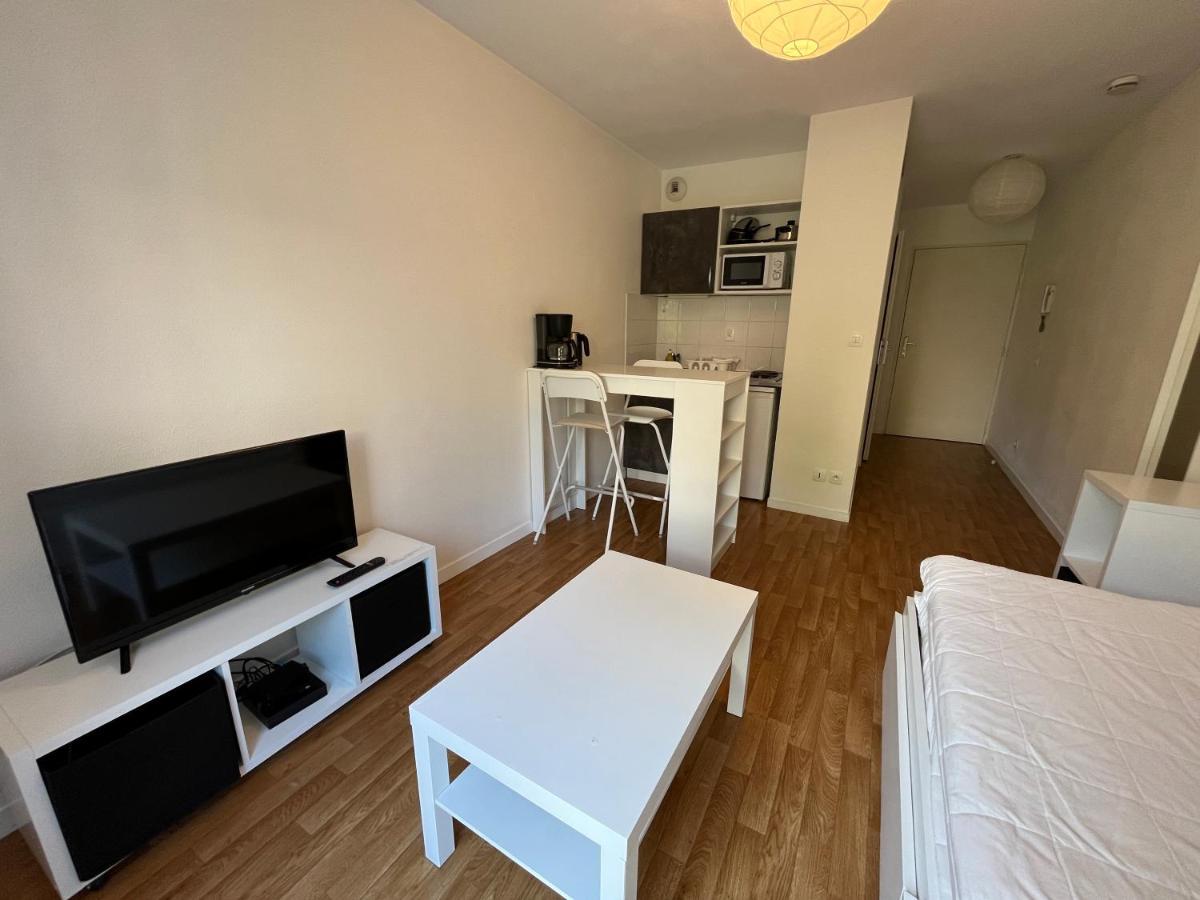Acajou, Studio Avec Terrasse Et Parking Prive Caen Exteriör bild