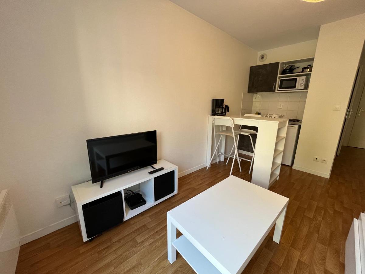 Acajou, Studio Avec Terrasse Et Parking Prive Caen Exteriör bild