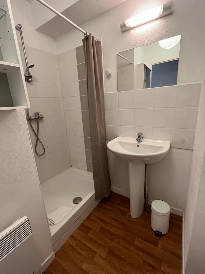Acajou, Studio Avec Terrasse Et Parking Prive Caen Exteriör bild