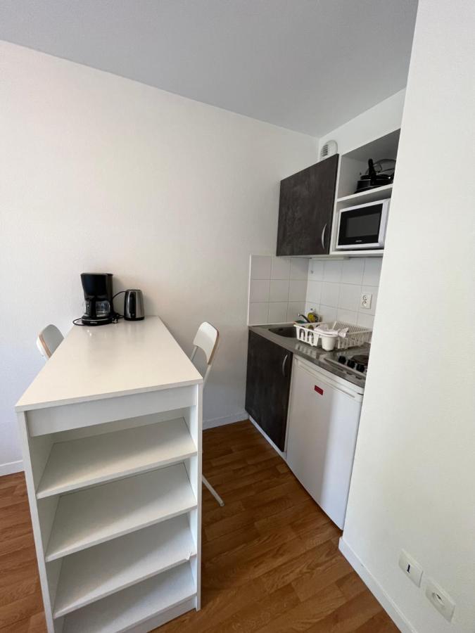 Acajou, Studio Avec Terrasse Et Parking Prive Caen Exteriör bild